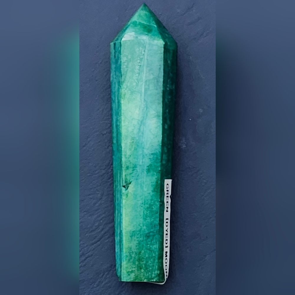 Green Moonstone Tower, also known as Garnierite. - Picture 2 of 4
